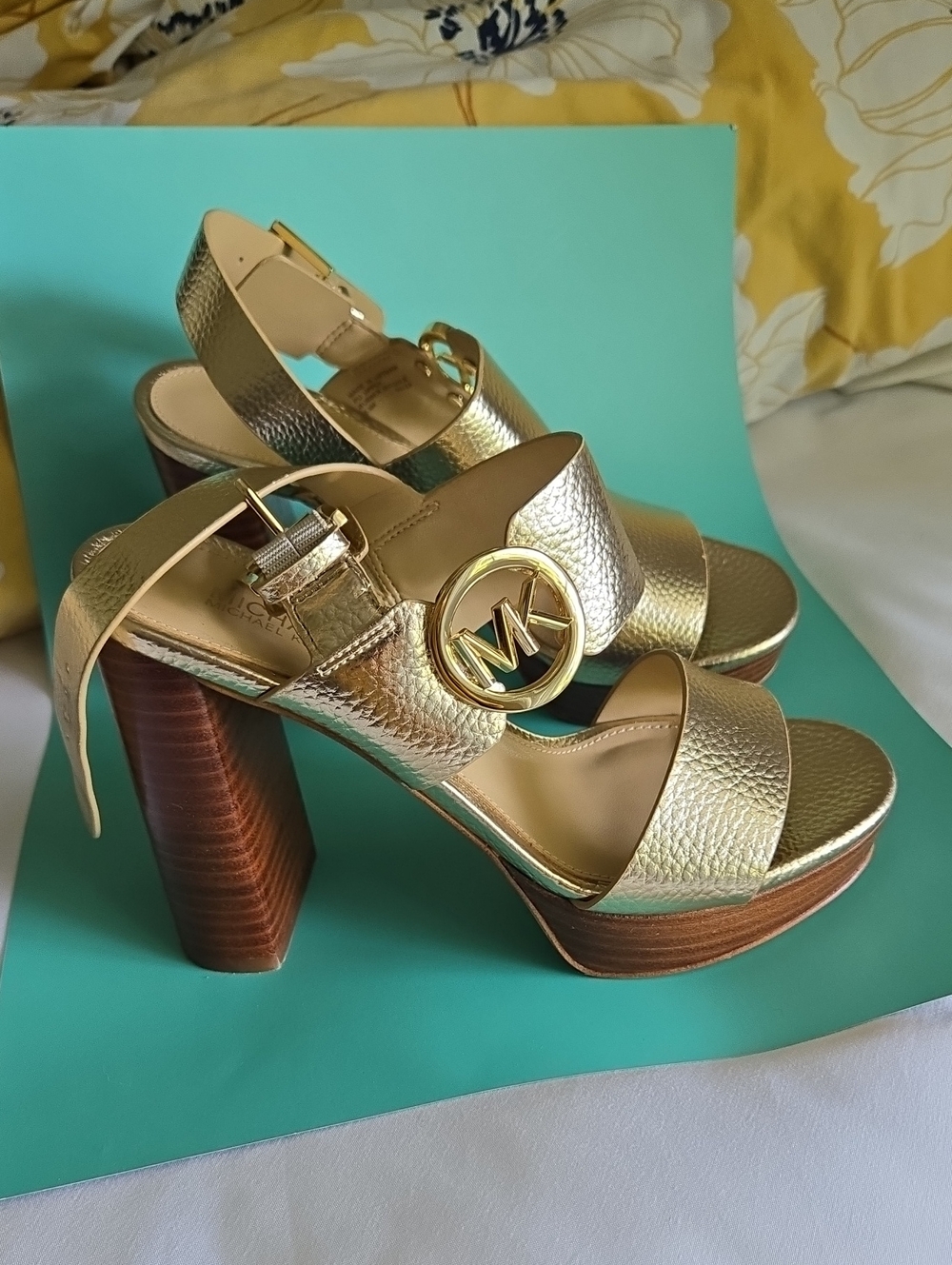 Michael Kors Metallic Iridescent Gold Platform Sandals with Wood Heel Size 5.5M